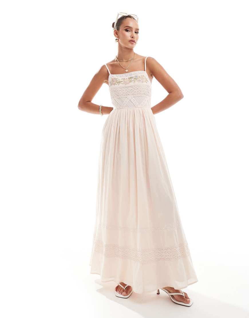 ASOS DESIGN - Besticktes Maxi-Trägerkleid in Altrosa mit Spitzenbesatz von ASOS DESIGN