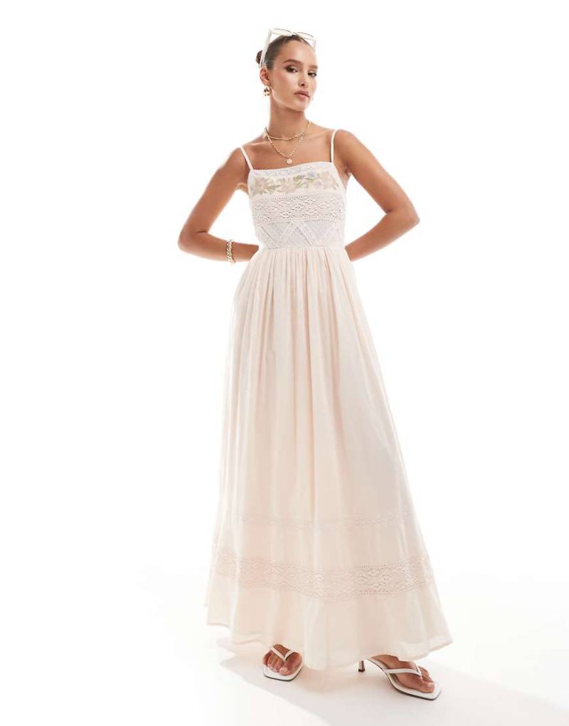 ASOS DESIGN - Besticktes Maxi-Trägerkleid in Altrosa mit Spitzenbesatz von ASOS DESIGN
