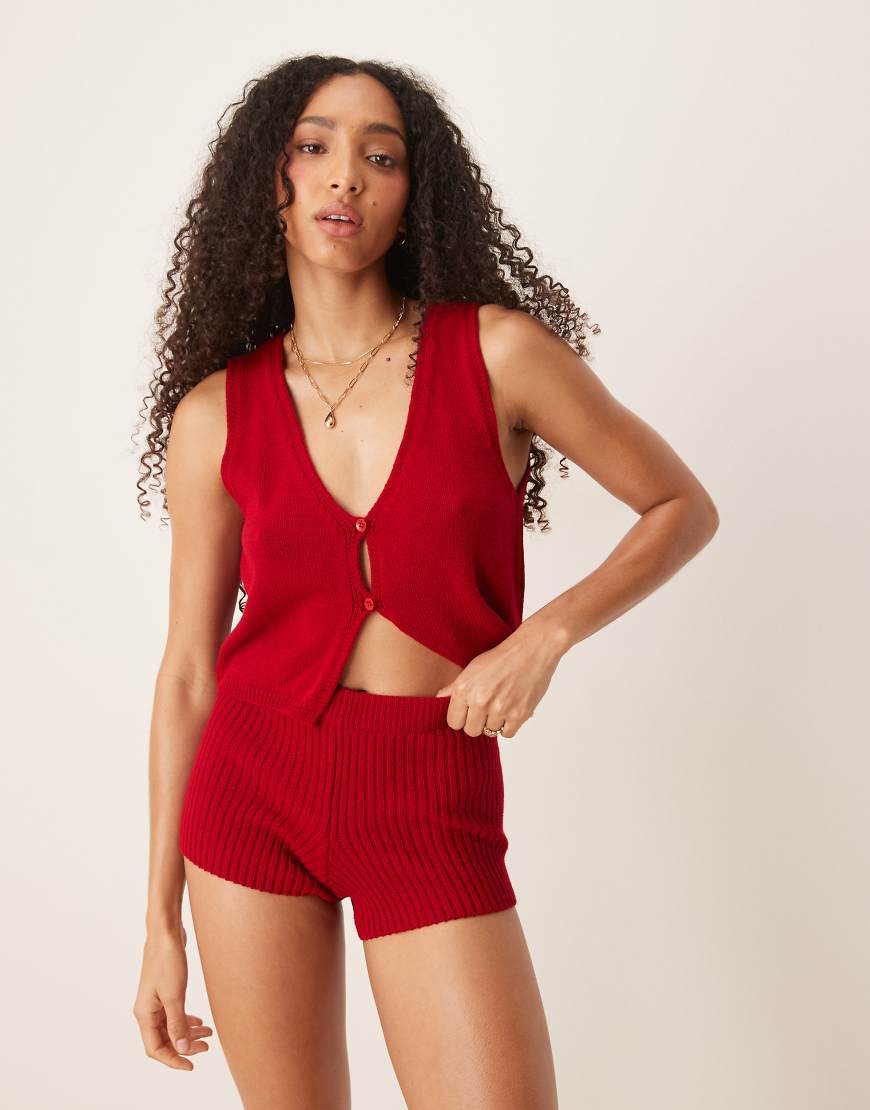 ASOS DESIGN - Bianca - Geknöpfte Hotpants in Rot, Kombiteil-Neutral ASOS DESIGN - Bianca - Geknöpfte Hotpants in Rot, Kombiteil-Neutral von ASOS DESIGN