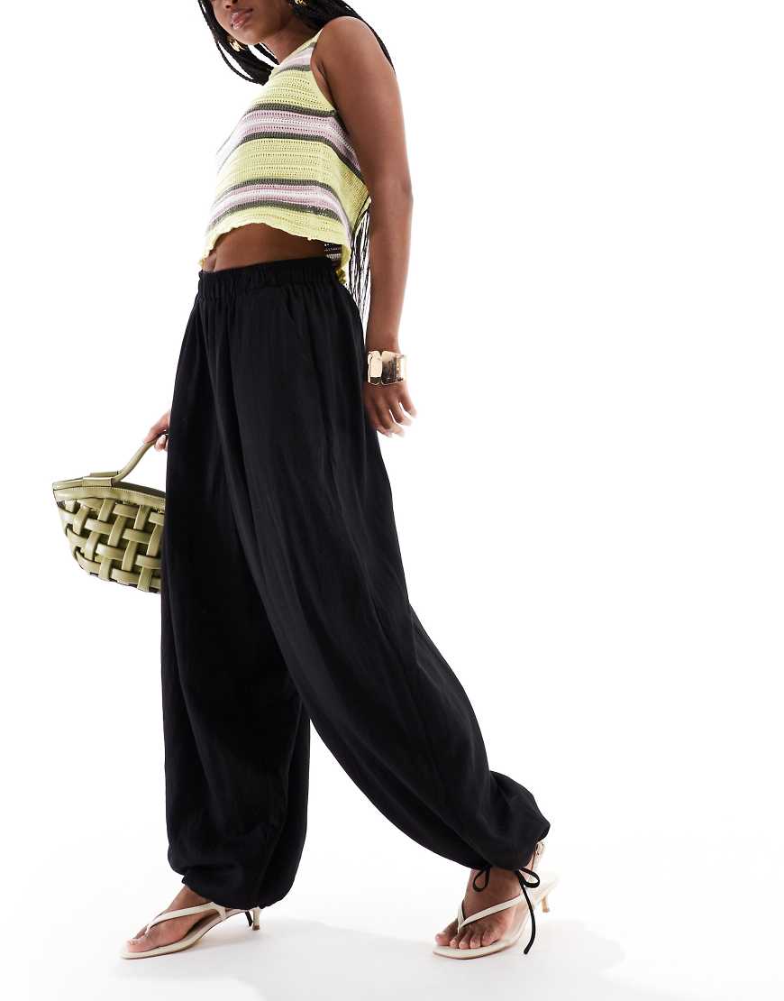ASOS DESIGN - Billow - Hose in Schwarz mit Oversize-Passform und Bindesaum von ASOS DESIGN