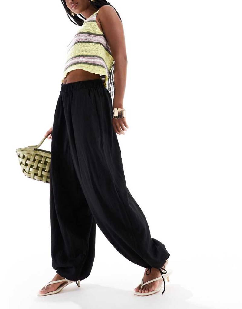 ASOS DESIGN - Billow - Hose in Schwarz mit Oversize-Passform und Bindesaum von ASOS DESIGN
