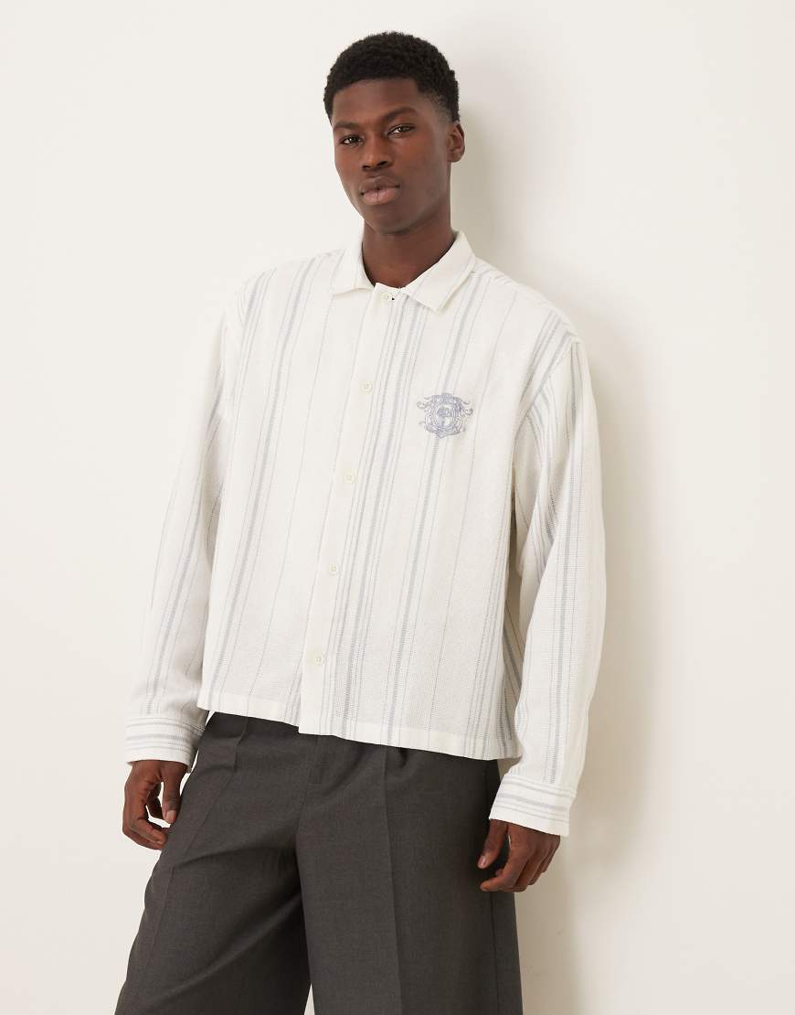 ASOS DESIGN - Blau-weiß gestreiftes Oversize-Hemd in gewebter Optik von ASOS DESIGN