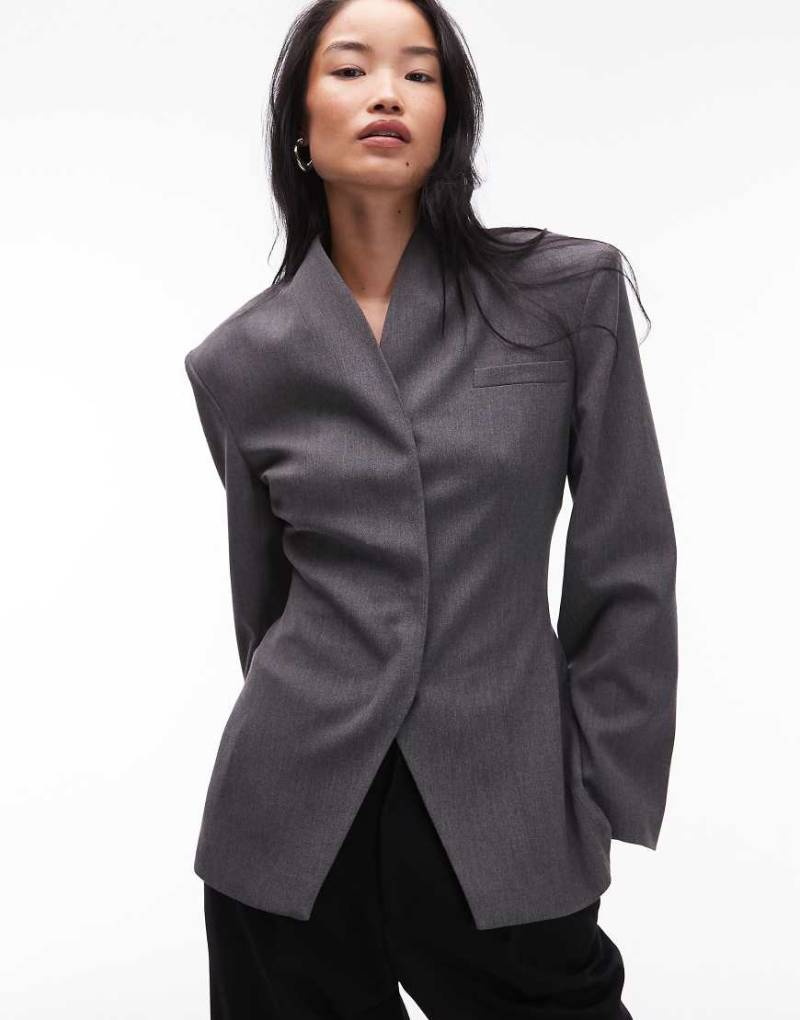 ASOS DESIGN - Blazer in Grau mit hoch angesetztem Knopfverschluss und Stehkragen von ASOS DESIGN