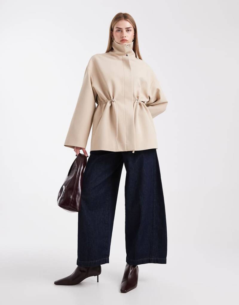 ASOS DESIGN - Blazer in Kamelbraun mit Stehkragen und Tunnelzug-Grün von ASOS DESIGN