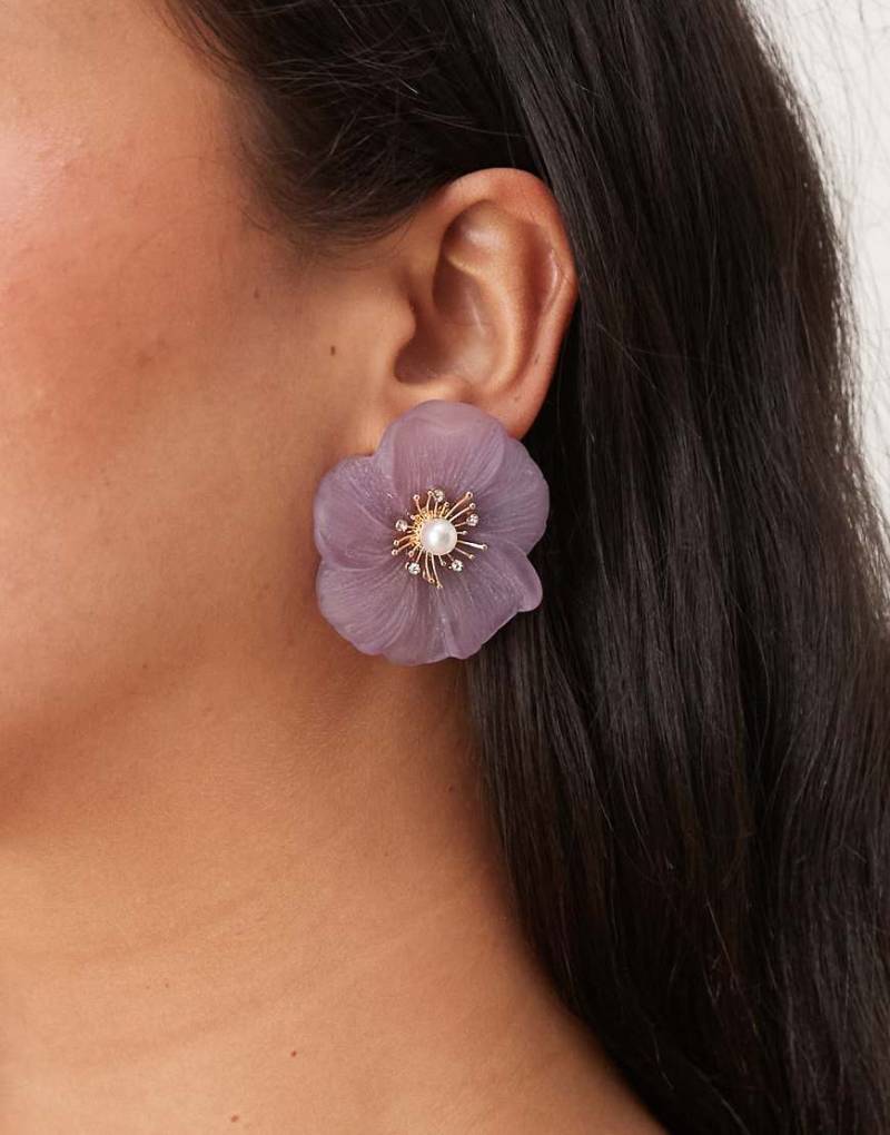 ASOS DESIGN - Blumenförmige Ohrstecker aus Acryl in rauchigem Pink-Rosa von ASOS DESIGN