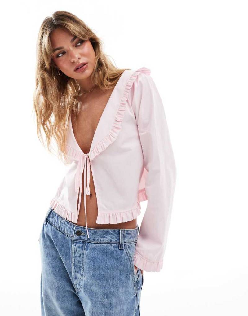 ASOS DESIGN - Bluse in Rosa mit Bindeband vorne am Kragen von ASOS DESIGN