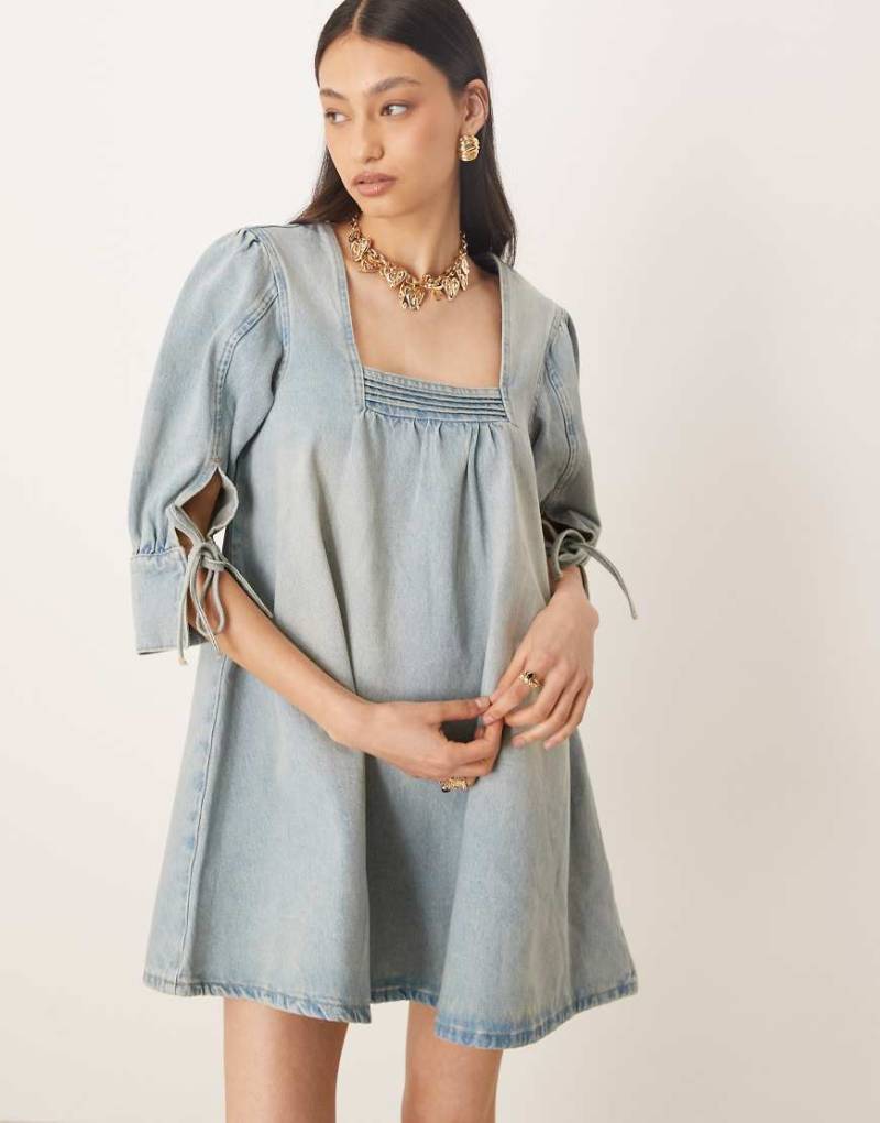 ASOS DESIGN - Boho - Mini-Jeanskleid mit Umschlagbündchen-Blau von ASOS DESIGN