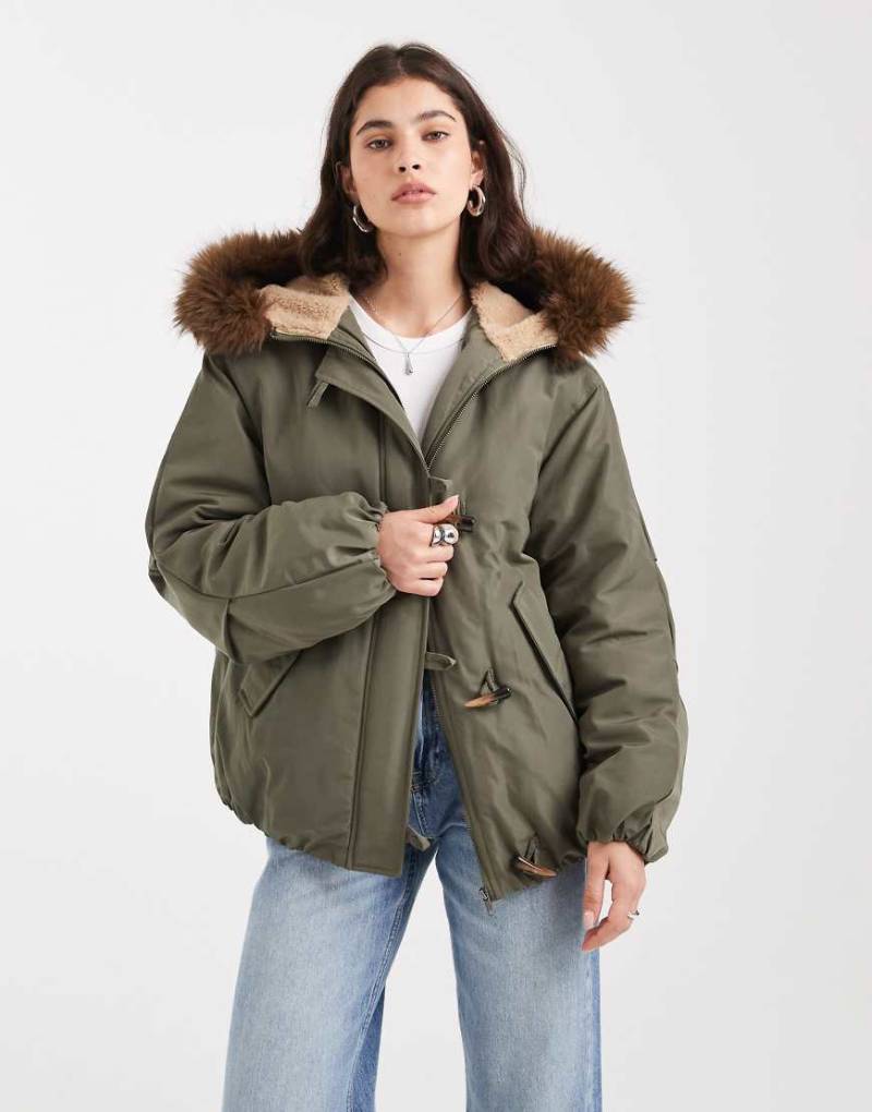 ASOS DESIGN - Bomber-Parka in Khaki mit Knebelverschluss-Details-Grün von ASOS DESIGN