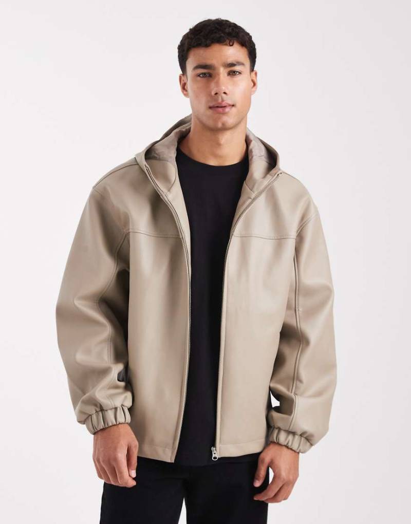 ASOS DESIGN - Bomberjacke aus Kunstleder in Pilzbraun mit Kapuze-Neutral von ASOS DESIGN