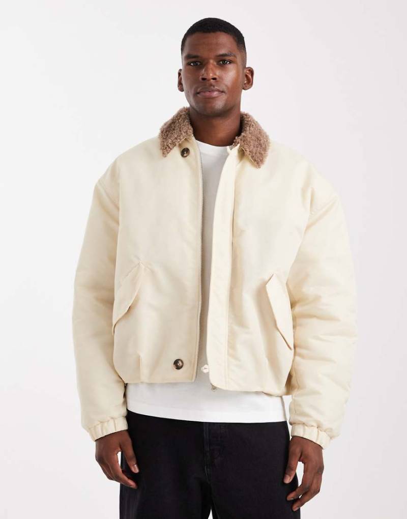 ASOS DESIGN - Bomberjacke in Creme mit Teddyfell-Kragen-Weiß von ASOS DESIGN