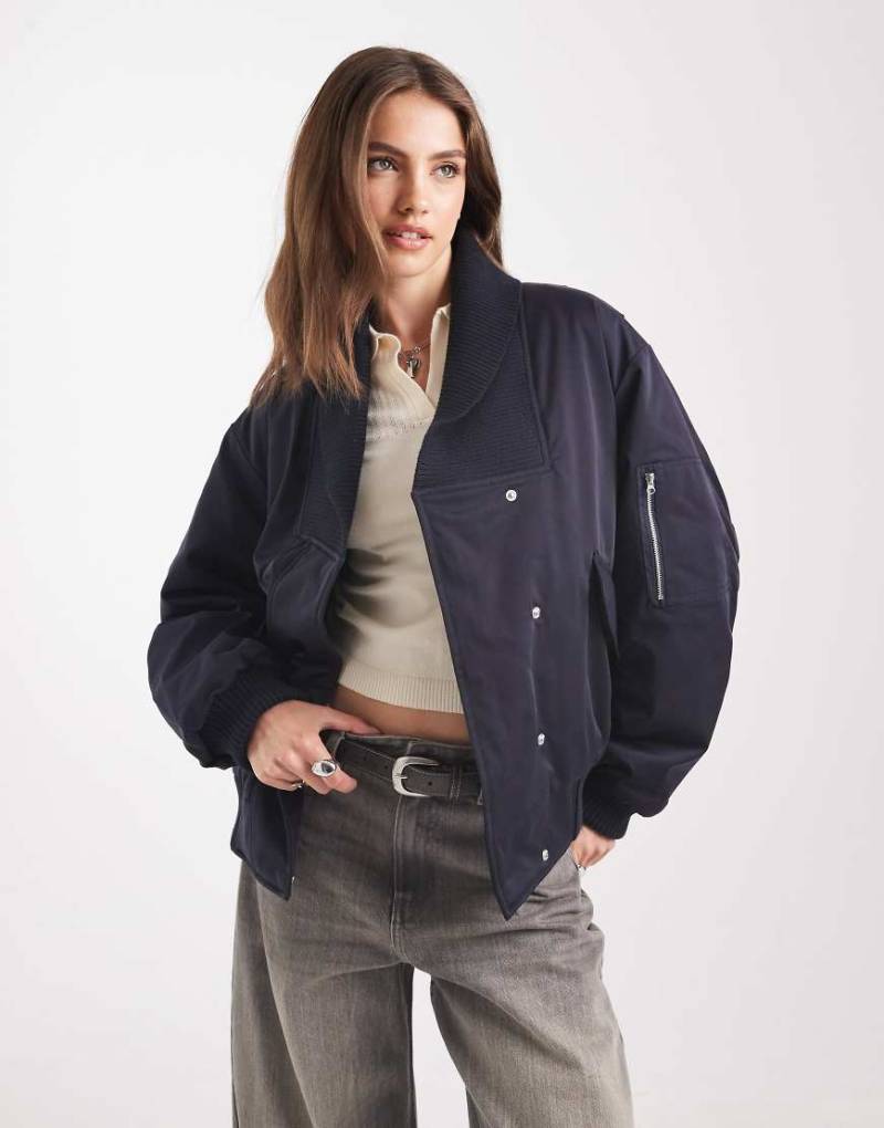 ASOS DESIGN - Bomberjacke in Marineblau mit gestricktem Kragen von ASOS DESIGN