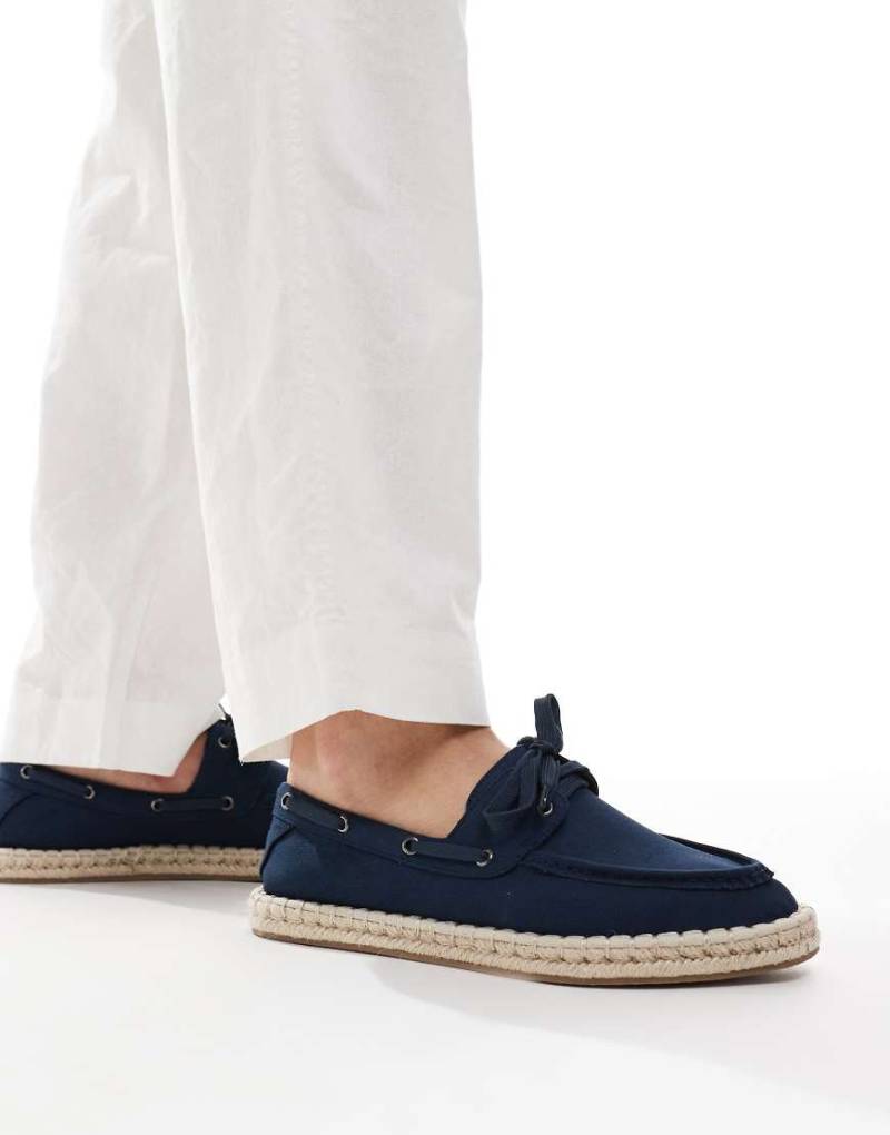 ASOS DESIGN - Bootsschuh-Espadrilles in Marineblau von ASOS DESIGN