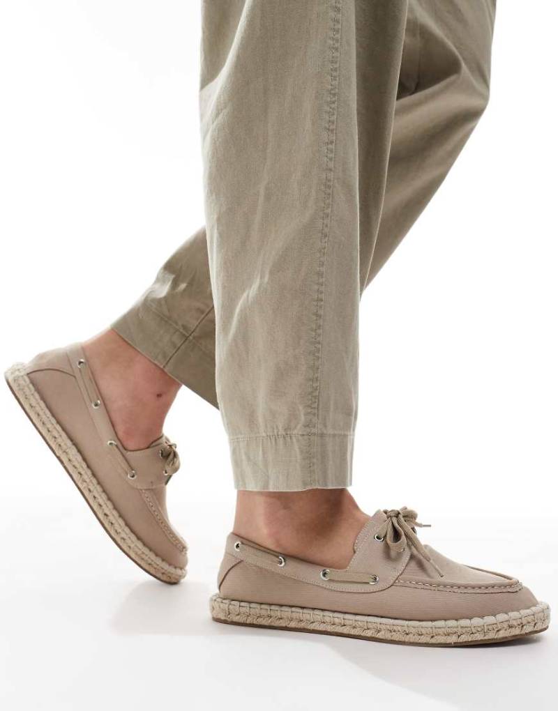 ASOS DESIGN - Bootsschuh-Espadrilles in Steinbeige-Neutral von ASOS DESIGN
