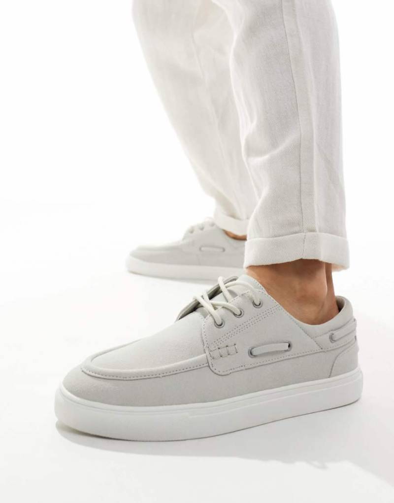 ASOS DESIGN - Bootsschuhe in Grau mit Cupsohle von ASOS DESIGN