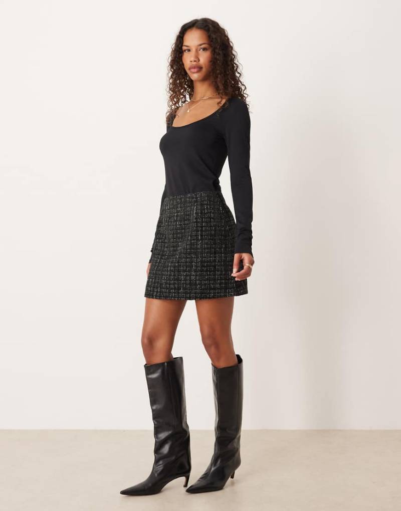 ASOS DESIGN - Bouclé-Minirock in Schwarz ASOS DESIGN - Bouclé-Minirock in Schwarz von ASOS DESIGN