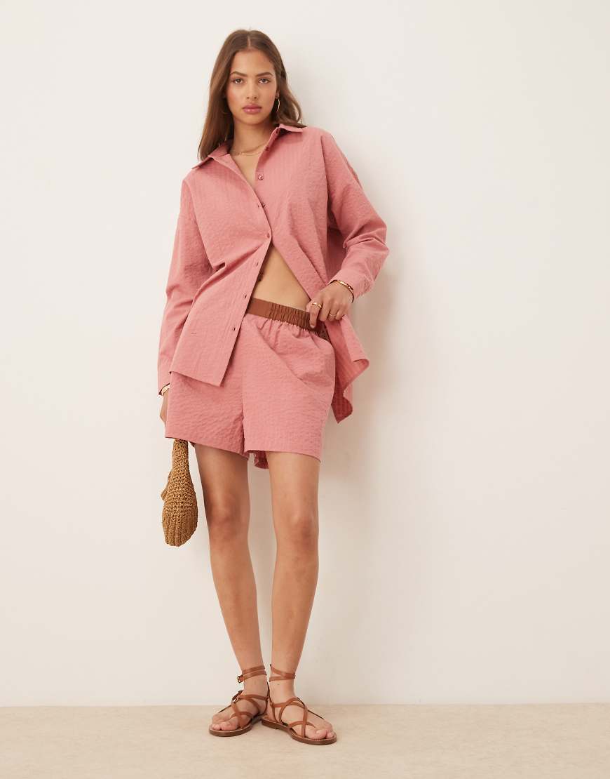 ASOS DESIGN - Boxershorts aus Satin in Rosé gestreift mit kontrastierendem Bund, Kombiteil-Rosa ASOS DESIGN - Boxershorts aus Satin in Rosé gestreift mit kontrastierendem Bund, Kombiteil-Rosa von ASOS DESIGN