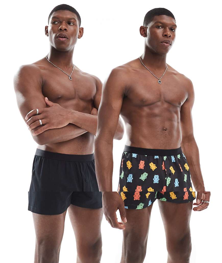 ASOS DESIGN - Boxershorts in Schwarz mit Gummibärengrafik, 2er-Pack ASOS DESIGN - Boxershorts in Schwarz mit Gummibärengrafik, 2er-Pack von ASOS DESIGN