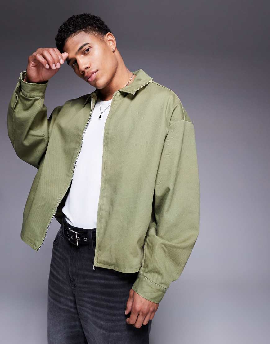 ASOS DESIGN - Kastige Harrington-Jacke in verwaschenem Grün ASOS DESIGN - Kastige Harrington-Jacke in verwaschenem Grün von ASOS DESIGN