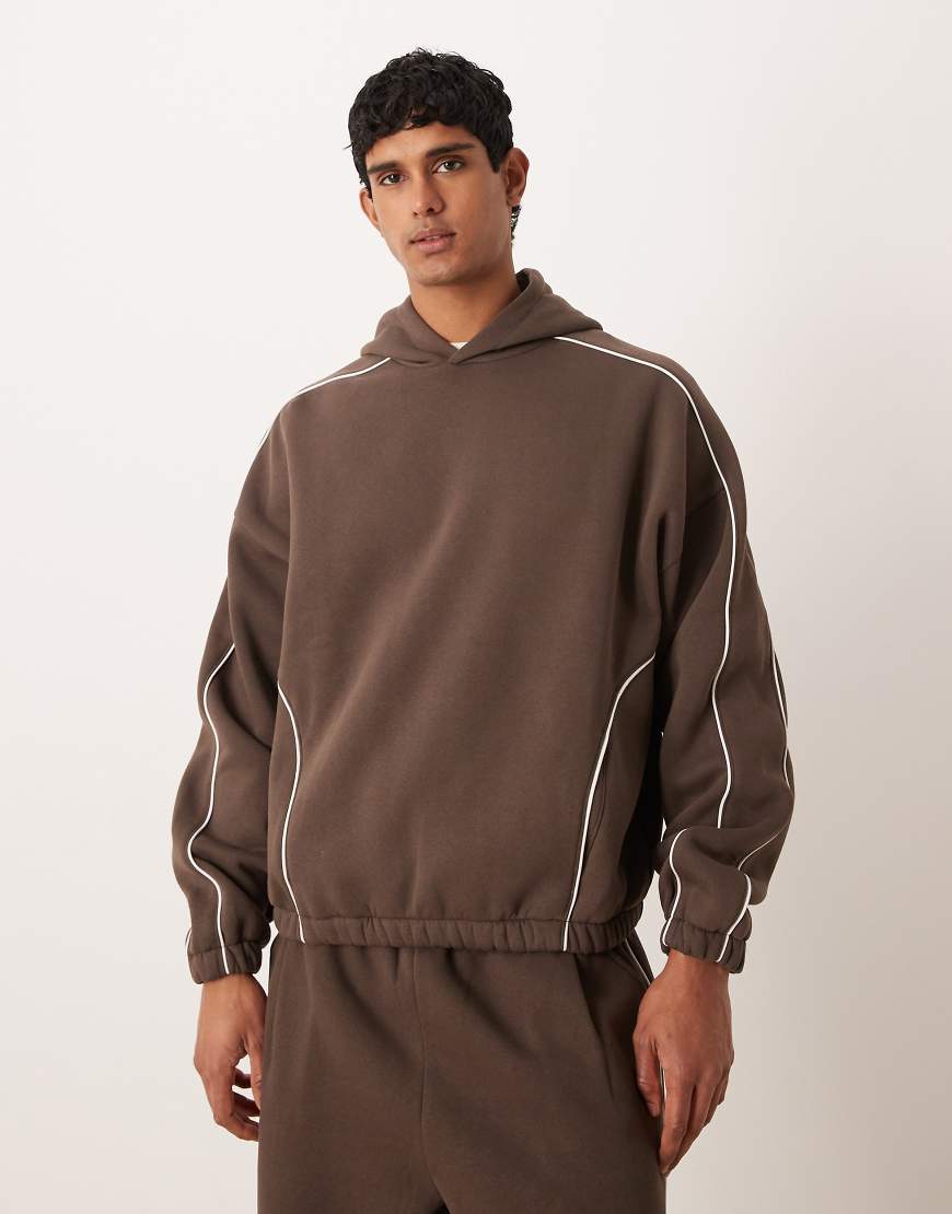 ASOS DESIGN - Boxy-Fit-Kapuzenpullover in Braun mit Paspelierung und extremer Oversize-Passform, Kombiteil-Brown von ASOS DESIGN