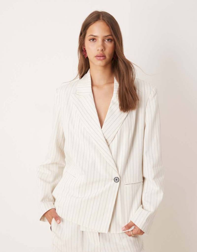 ASOS DESIGN - Boxy Fit Oversize-Blazer aus Leinen mit Streifen, Kombiteil-Weiß von ASOS DESIGN