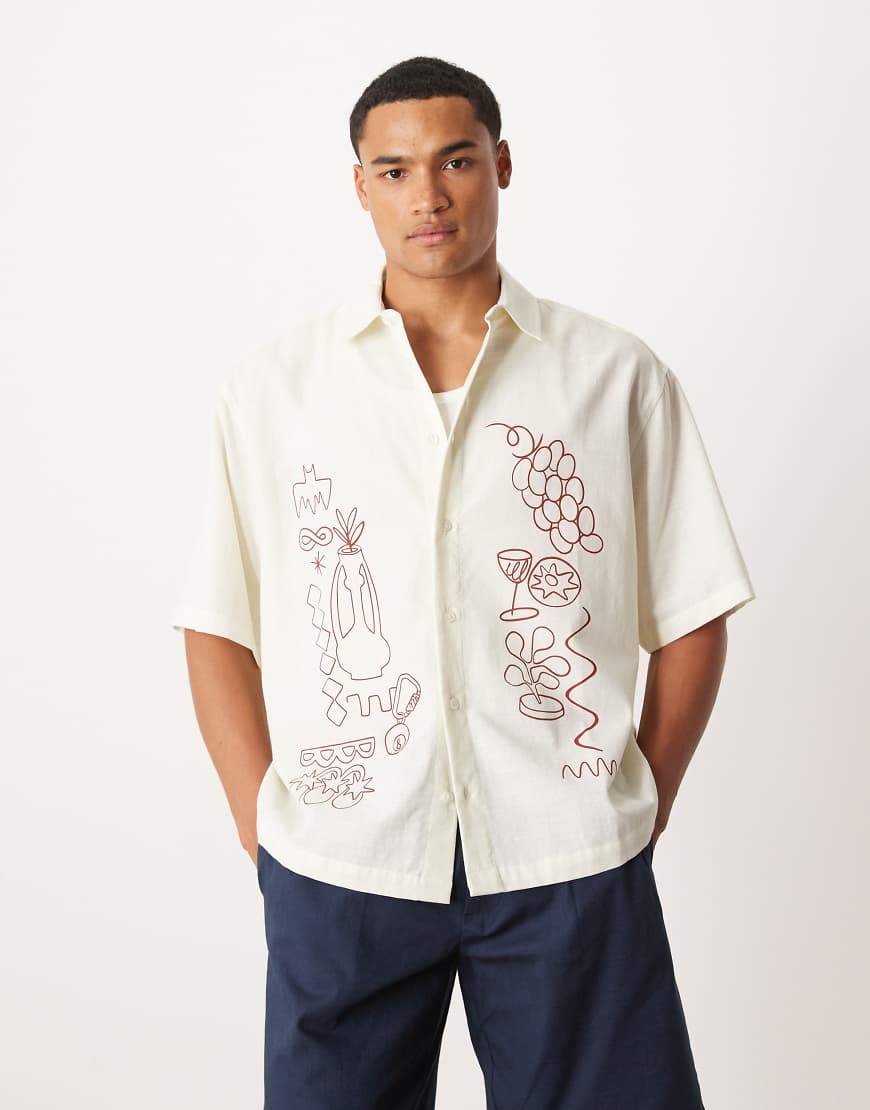 ASOS DESIGN - Boxy Fit Oversize-Hemd in Beige mit Print-Motiv-Neutral von ASOS DESIGN