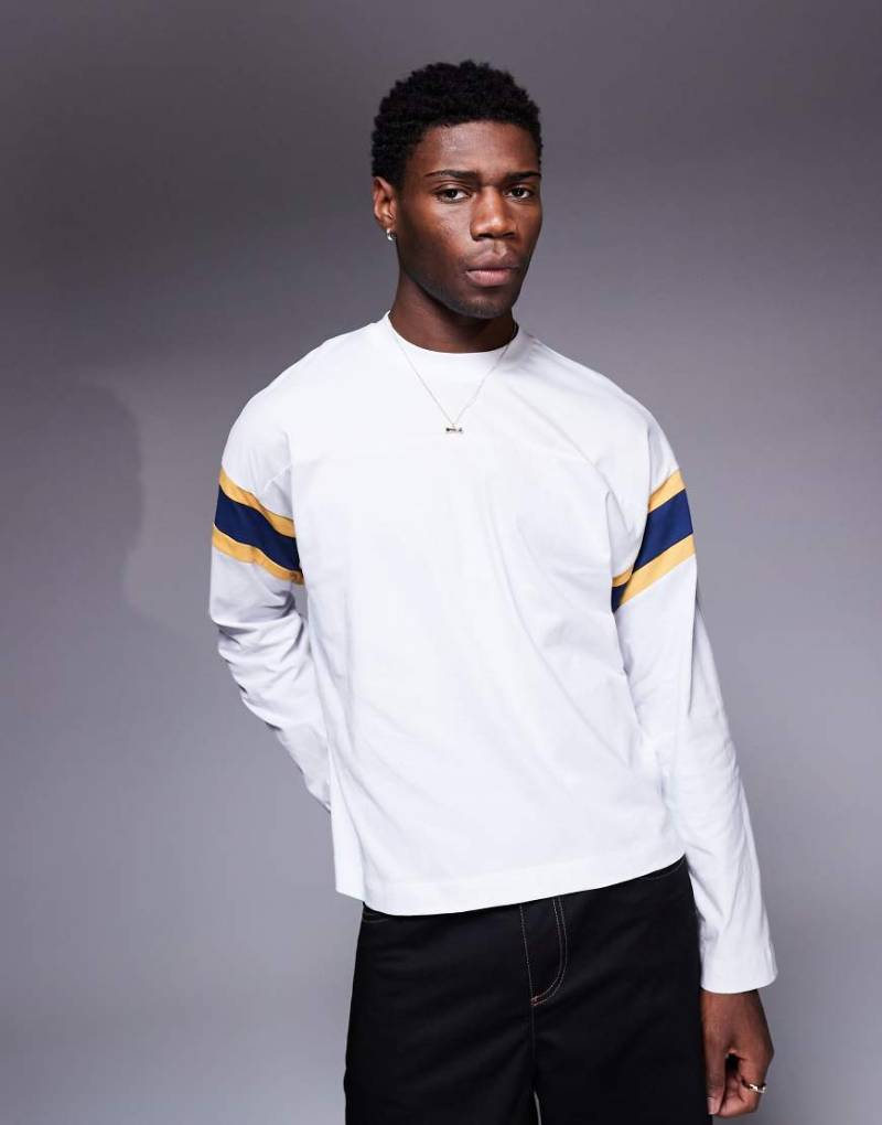 ASOS DESIGN - Boxy Fit Oversize-Langarmshirt in Weiß mit Kontrast-Einsatz von ASOS DESIGN