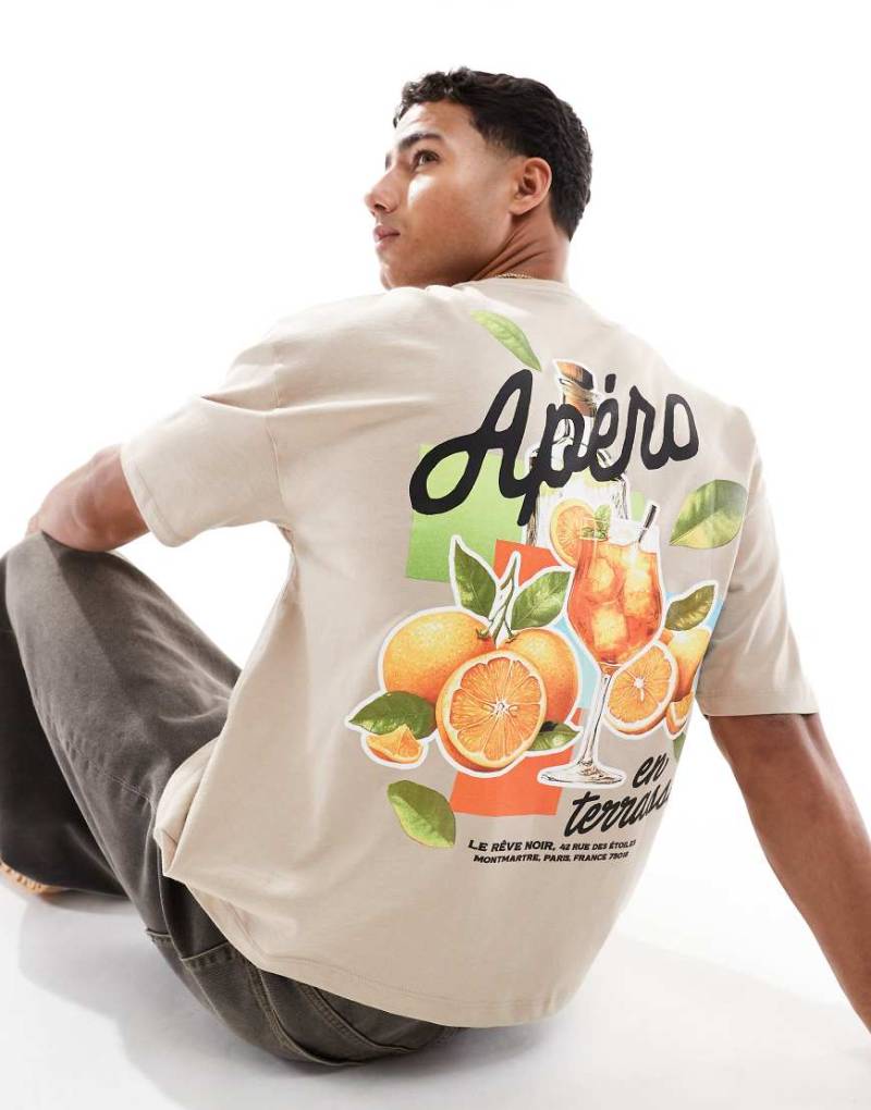 ASOS DESIGN - Boxy Fit Oversize-T-Shirt in Beige mit Drink-Grafik-Neutral von ASOS DESIGN