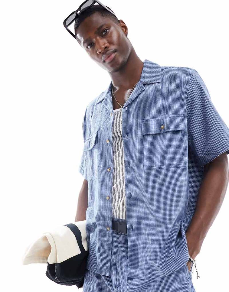 ASOS DESIGN - Boxy Relaxed Fit Hemd in Blau mit Dad-Karomuster und Reverskragen, Kombiteil von ASOS DESIGN