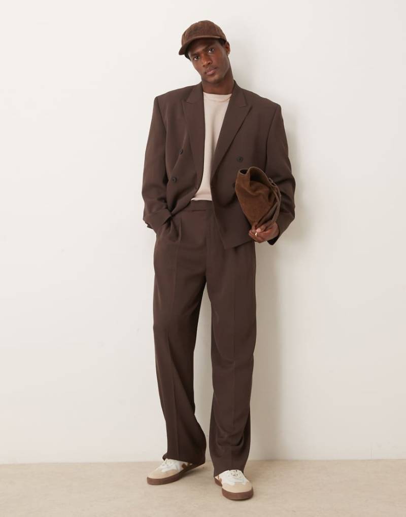ASOS DESIGN - Braune Anzughose mit weitem Bein von ASOS DESIGN