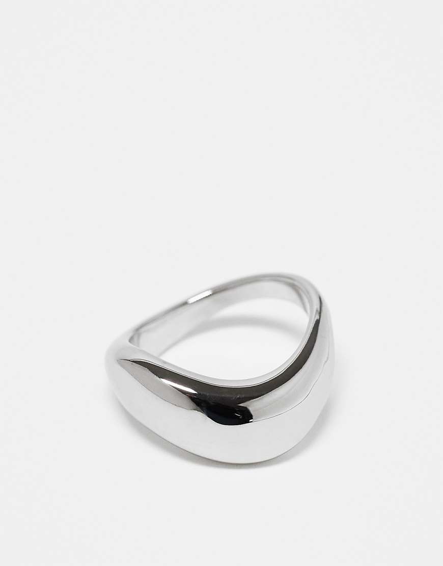 ASOS DESIGN - Bubble-Ring aus wasserfestem Edelstahl in Silberoptik ASOS DESIGN - Bubble-Ring aus wasserfestem Edelstahl in Silberoptik von ASOS DESIGN