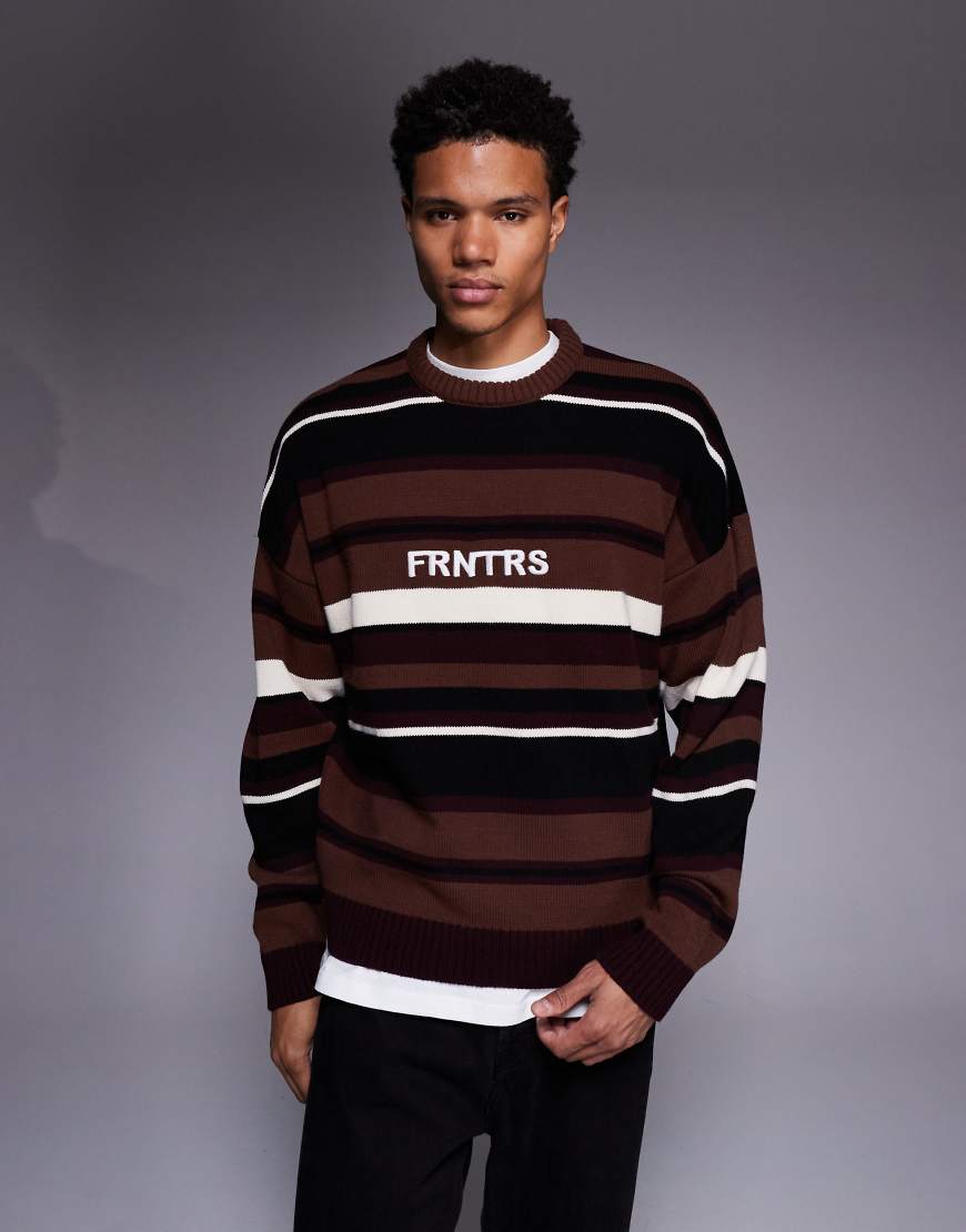 ASOS DESIGN - Bunter Oversize-Strickpullover mit Streifen und Brust-Print ASOS DESIGN - Bunter Oversize-Strickpullover mit Streifen und Brust-Print von ASOS DESIGN