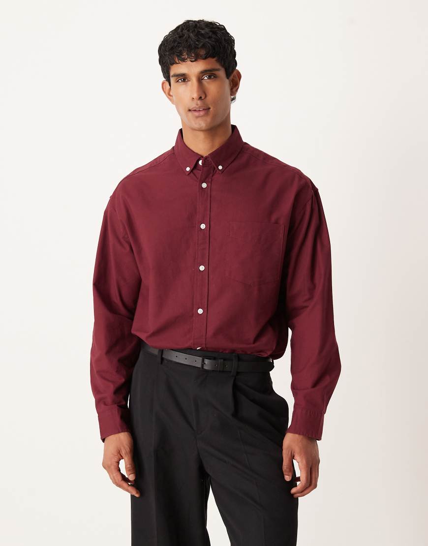 ASOS DESIGN - Burgunderrotes Oxford-Hemd im 90er-Stil mit Oversize-Passform ASOS DESIGN - Burgunderrotes Oxford-Hemd im 90er-Stil mit Oversize-Passform von ASOS DESIGN