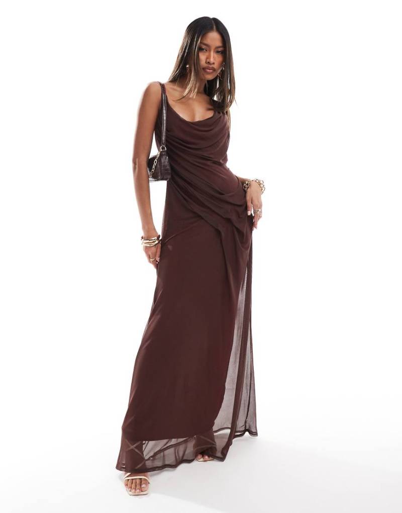 ASOS DESIGN - Camisole-Maxikleid aus Netzstoff in Braun mit Ziernaht und kontrastierendem Futter von ASOS DESIGN