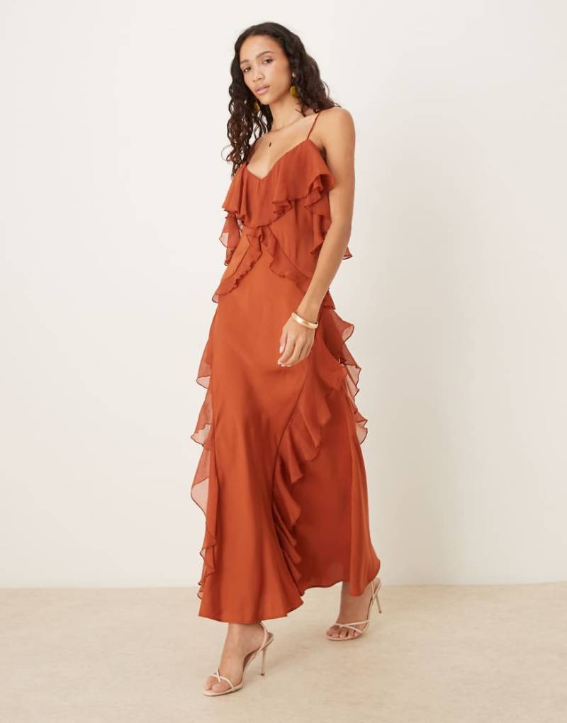 ASOS DESIGN - Camisole-Maxikleid in Chiffon aus gewaschenem Satin in Zimtbraun mit Rüschen-Brown von ASOS DESIGN