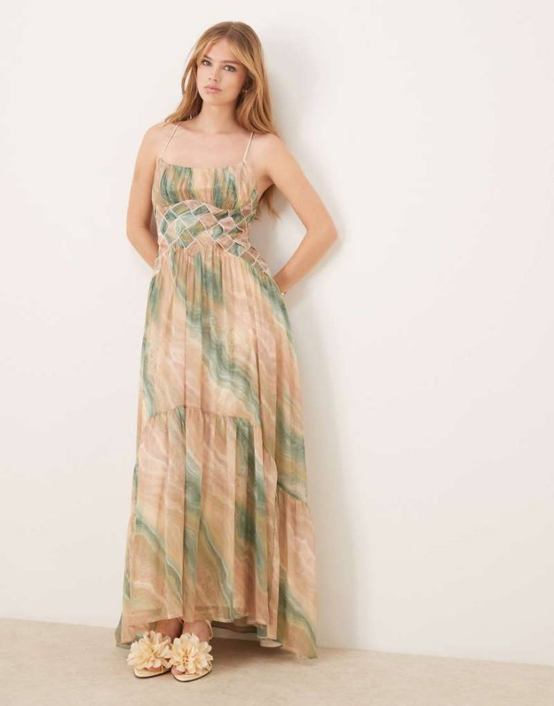 ASOS DESIGN - Camisole-Maxikleid mit abstraktem Print, geraffter Brustpartie und Gitterdetail an der Hüfte-Bunt von ASOS DESIGN
