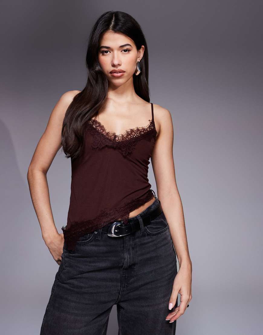 ASOS DESIGN - Camisole-Oberteil aus schokobraunem Netzstoff mit Spitzenstoffverzierung und asymmetrischem Saum-Brown von ASOS DESIGN