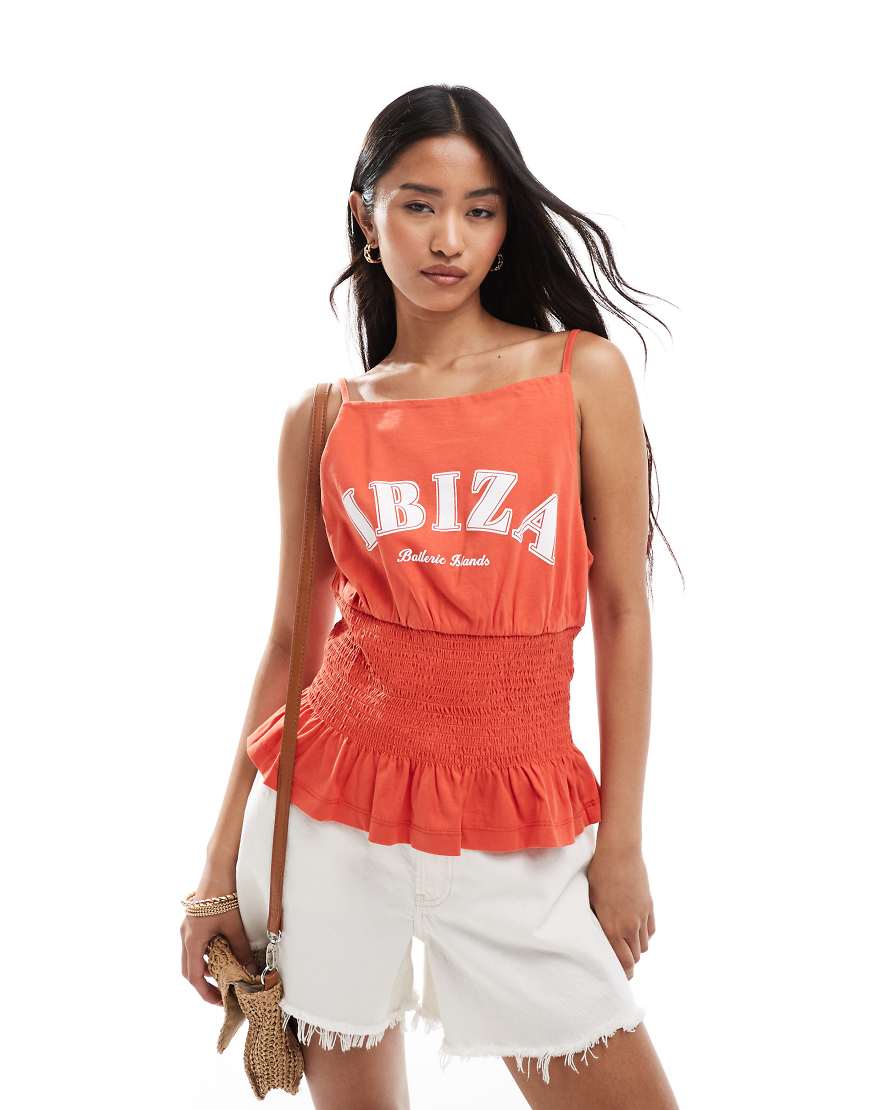 ASOS DESIGN - Camisole in Rot mit Ibiza-Grafikprint, eckigem Ausschnitt und gesmoktem Detail ASOS DESIGN - Camisole in Rot mit Ibiza-Grafikprint, eckigem Ausschnitt und gesmoktem Detail von ASOS DESIGN