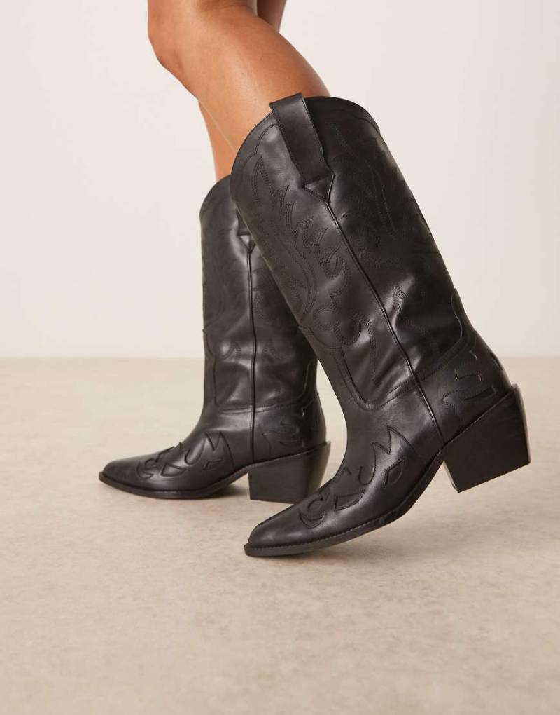 ASOS DESIGN - Camryn - Kniehohe Westernstiefel aus Leder in Schwarz von ASOS DESIGN