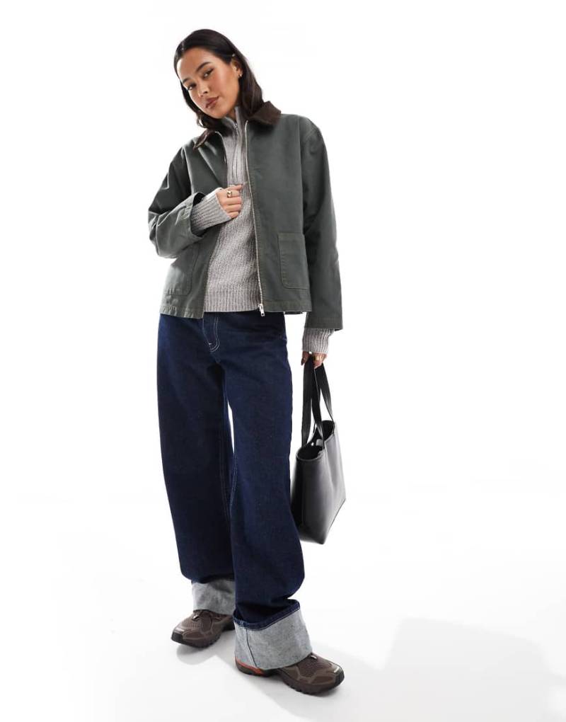 ASOS DESIGN - Canvas-Jacke in Grün mit farblich abgesetztem Kragen von ASOS DESIGN