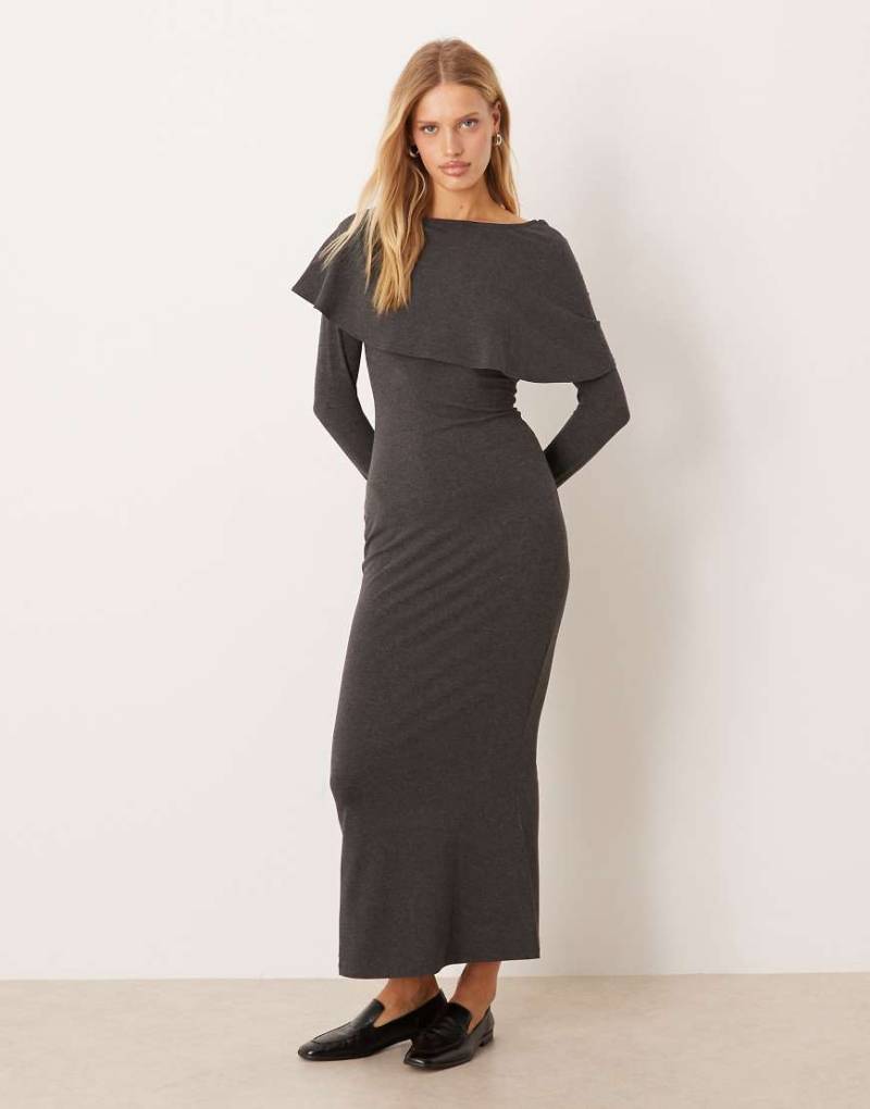 ASOS DESIGN - Cape-Maxikleid in Grau meliert mit Schaldetail von ASOS DESIGN