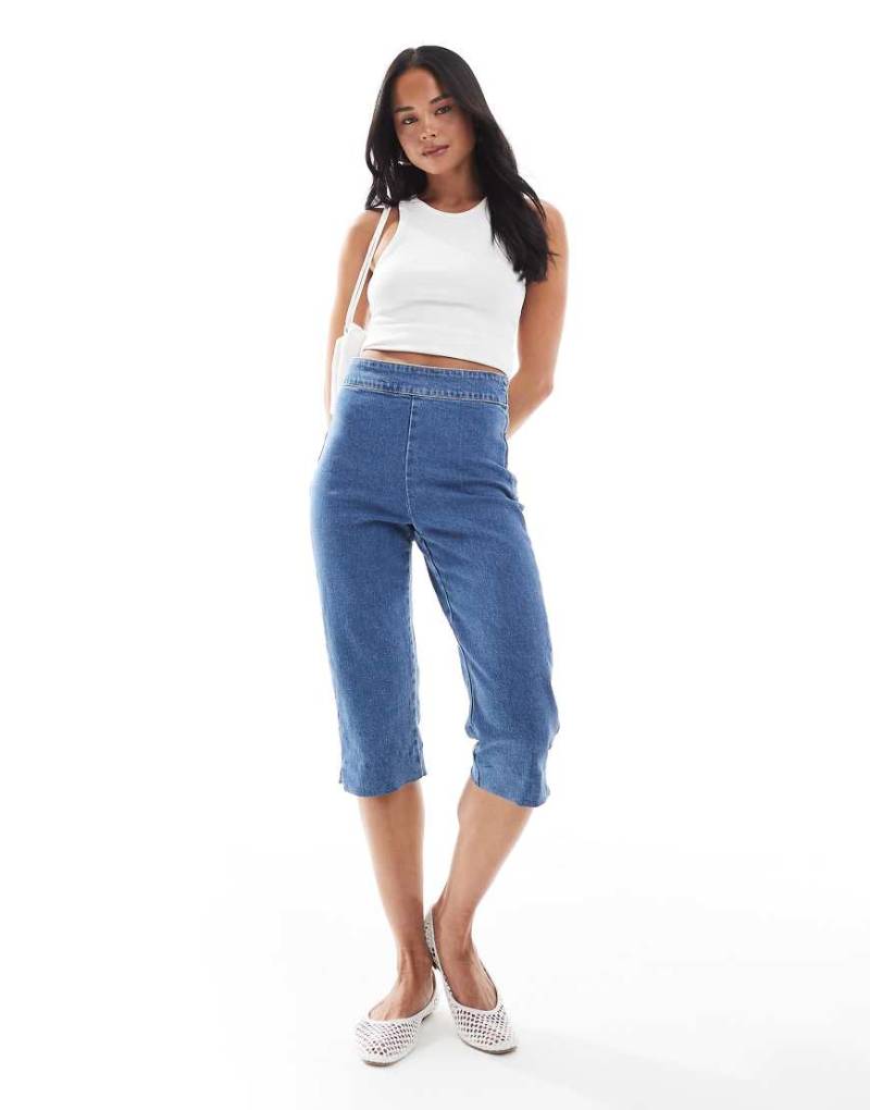 ASOS DESIGN - Capri-Jeans in Ecru-Weiß von ASOS DESIGN