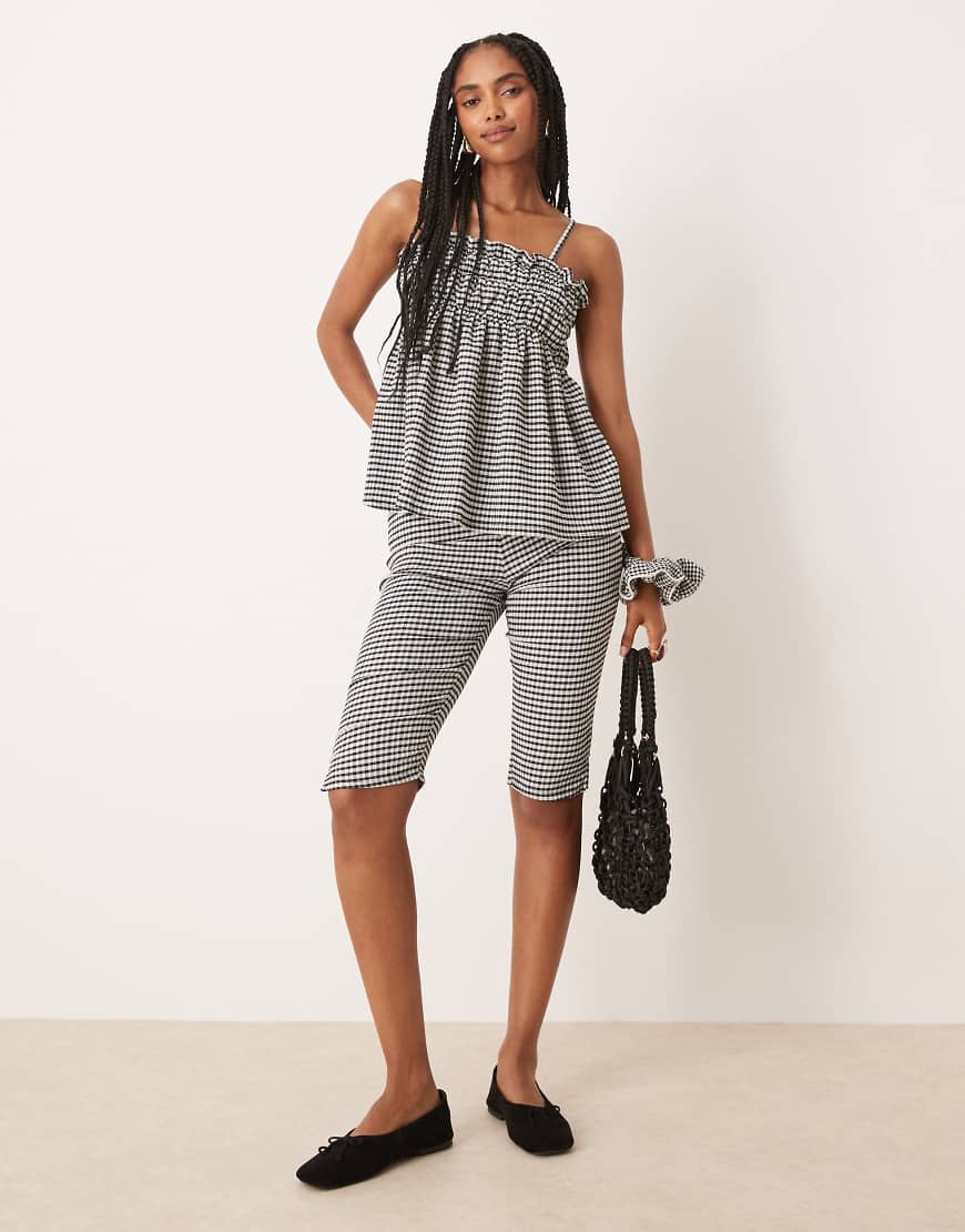 ASOS DESIGN - Capri-Leggings mit Vichy-Karos in Schwarz-Weiß, Kombiteil-Bunt von ASOS DESIGN