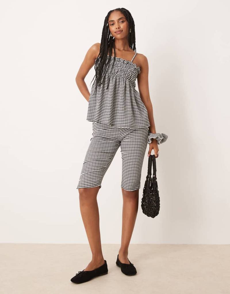 ASOS DESIGN - Capri-Leggings mit Vichy-Karos in Schwarz-Weiß, Kombiteil-Bunt von ASOS DESIGN
