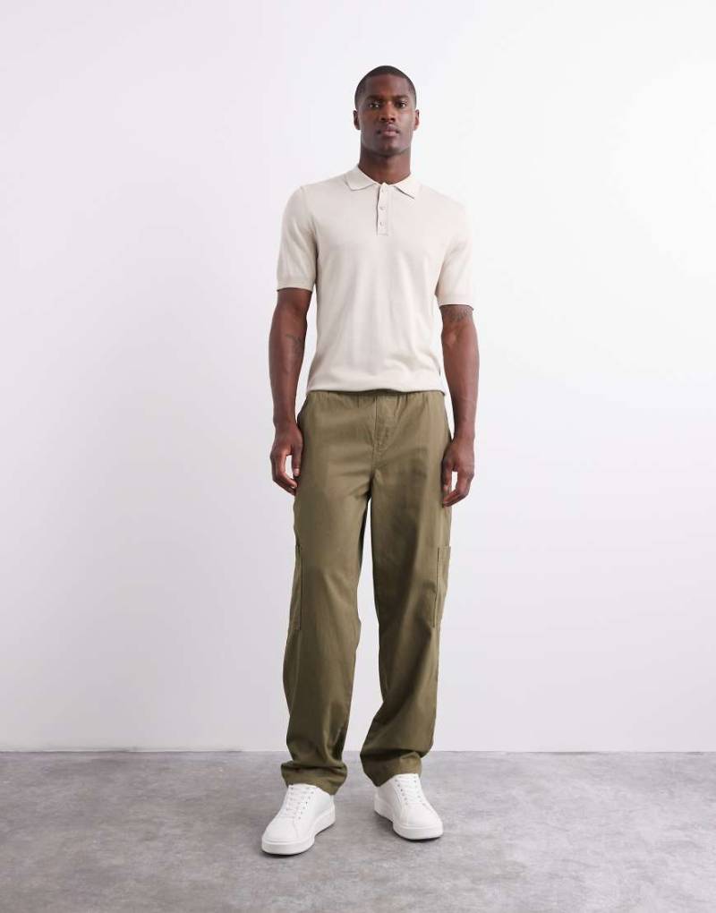 ASOS DESIGN - Cargohose in Khaki mit geradem Schnitt-Grün von ASOS DESIGN