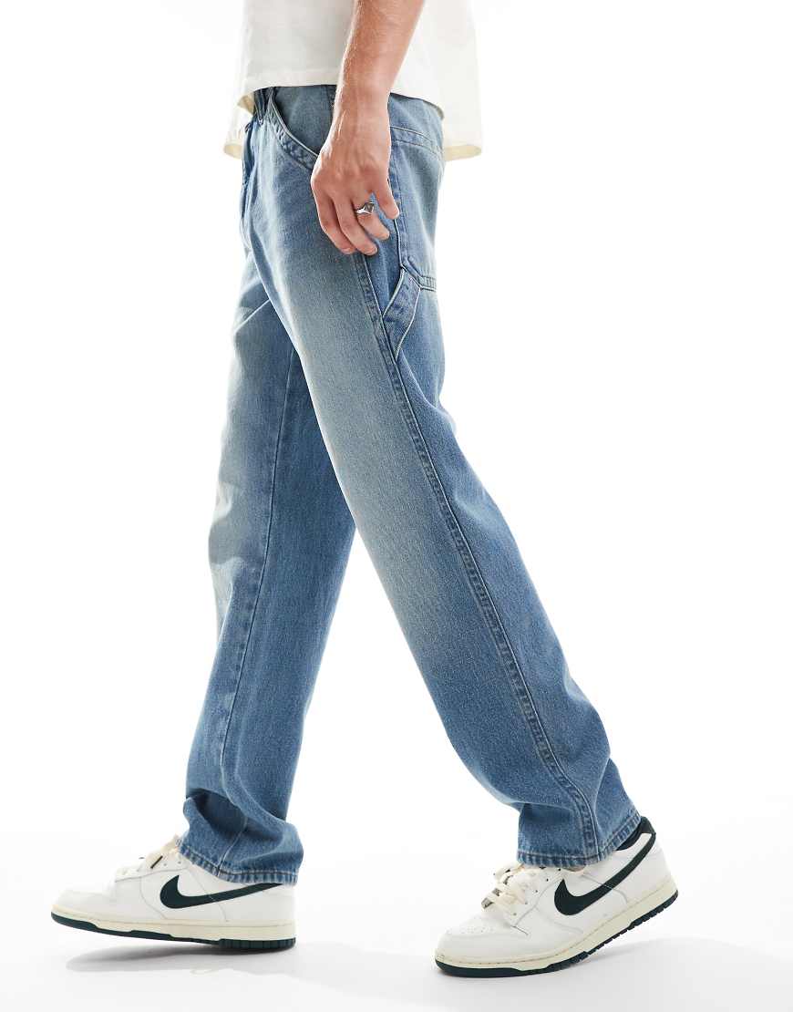 ASOS DESIGN - Carpenter-Jeans in hellblauer Vintage-Waschung mit geradem Schnitt ASOS DESIGN - Carpenter-Jeans in hellblauer Vintage-Waschung mit geradem Schnitt von ASOS DESIGN