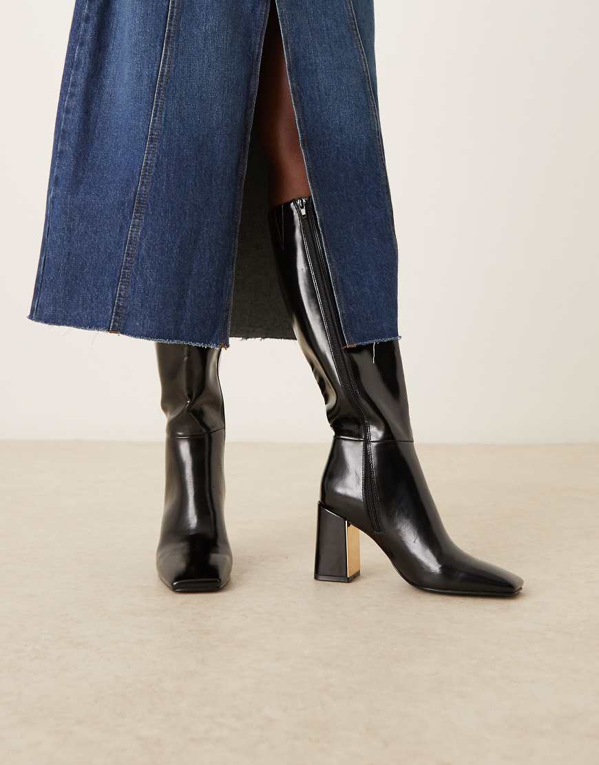 ASOS DESIGN - Carrington - Kniehohe Stiefel in Schwarz mit Absatz und Metallplatte von ASOS DESIGN