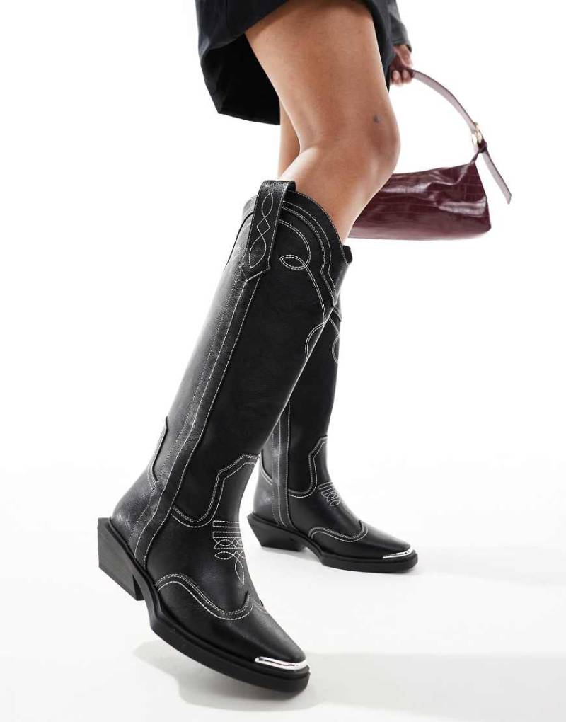 ASOS DESIGN - Celeste - Flache Westernstiefel in Schwarz mit Ziernähten von ASOS DESIGN