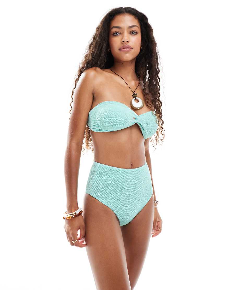 ASOS DESIGN - Charlene - Strukturierte Bikinihose in Mint mit hoher Taille und hohem Beinausschnitt-Grün von ASOS DESIGN