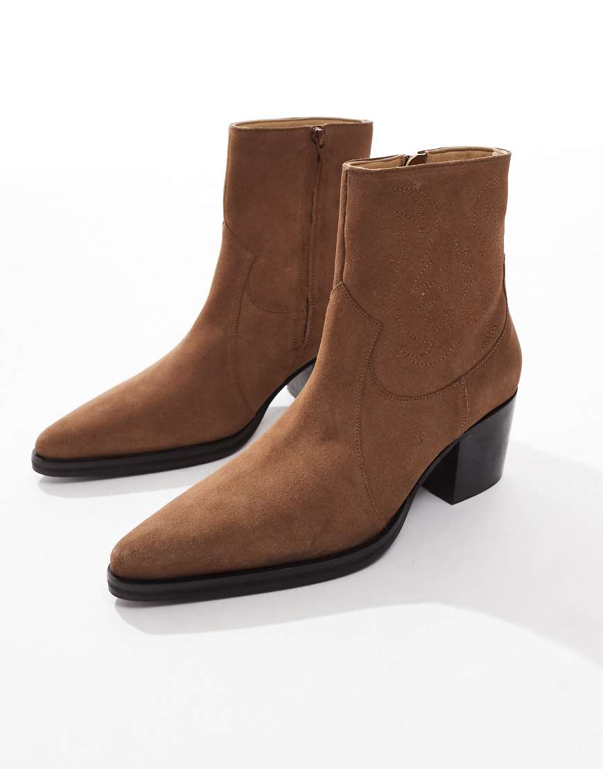 ASOS DESIGN - Chelsea-Cowboystiefel aus hellbraunem Wildleder mit kubanischem Absatz-Brown von ASOS DESIGN