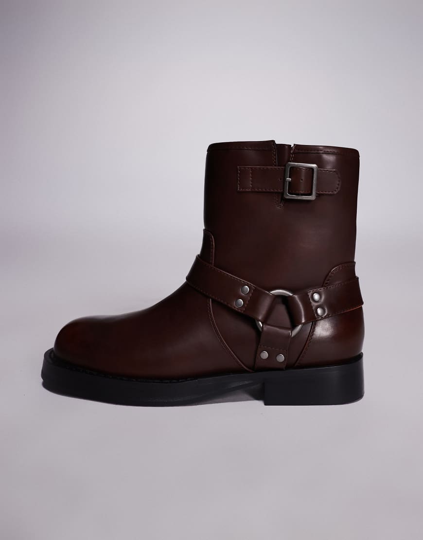 ASOS DESIGN - Chelsea-Schlupfstiefel in Braun mit silberfarbenem Besatz-Brown von ASOS DESIGN